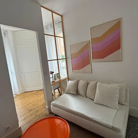 Orange Pastel - Parking Gratuit - T2 Cosy Proche Gare, Gem, Palais De Justice
