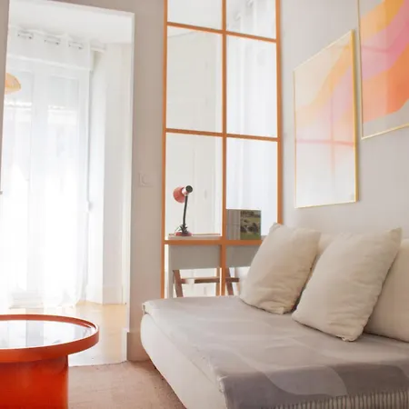 Orange Pastel - Parking Gratuit - T2 Cosy Proche Gare, Gem, Palais De Justice *